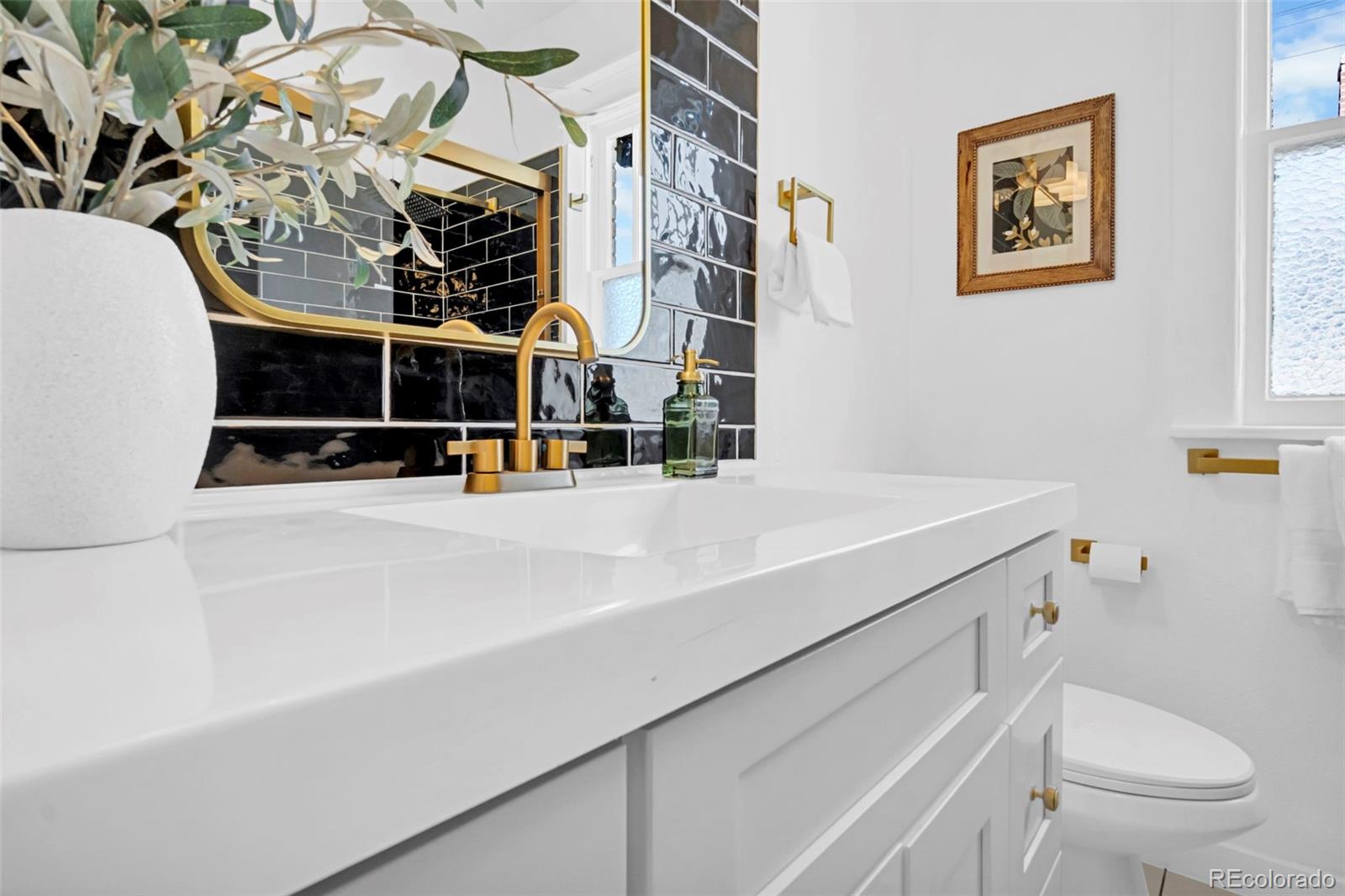 1393 N Newton Street