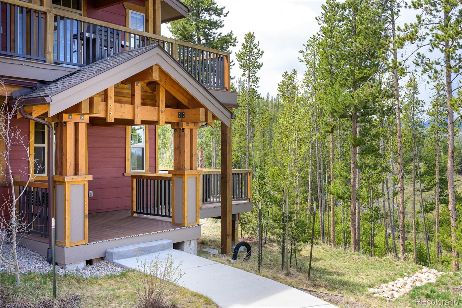 145 Cozens Pointe F101