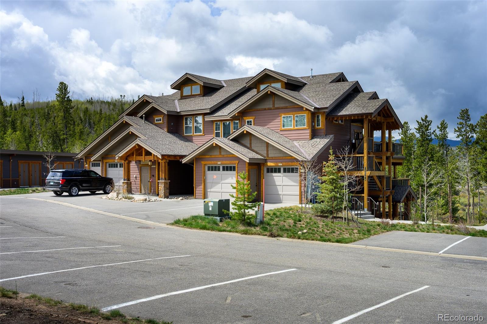 145 Cozens Pointe F101