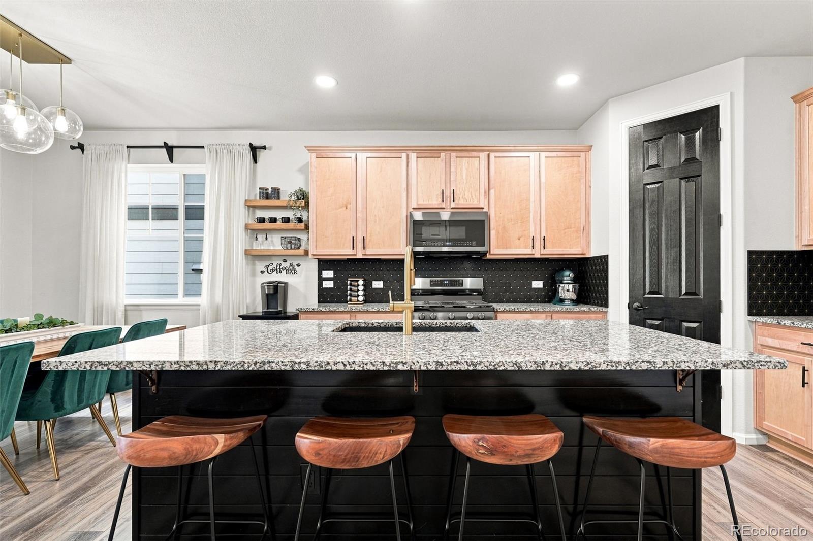 3943 White Leaf Place