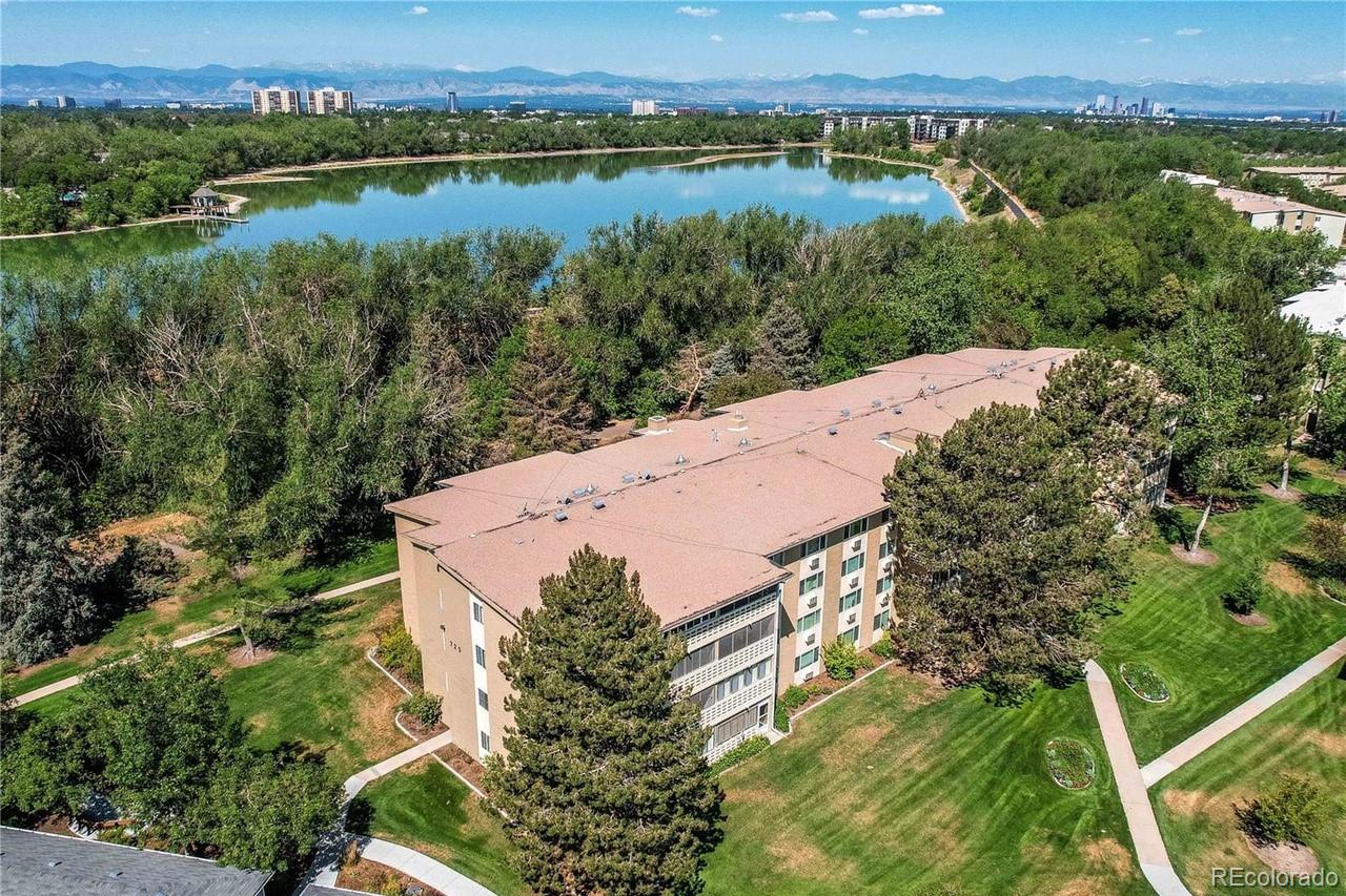 725 S Alton Way 4D