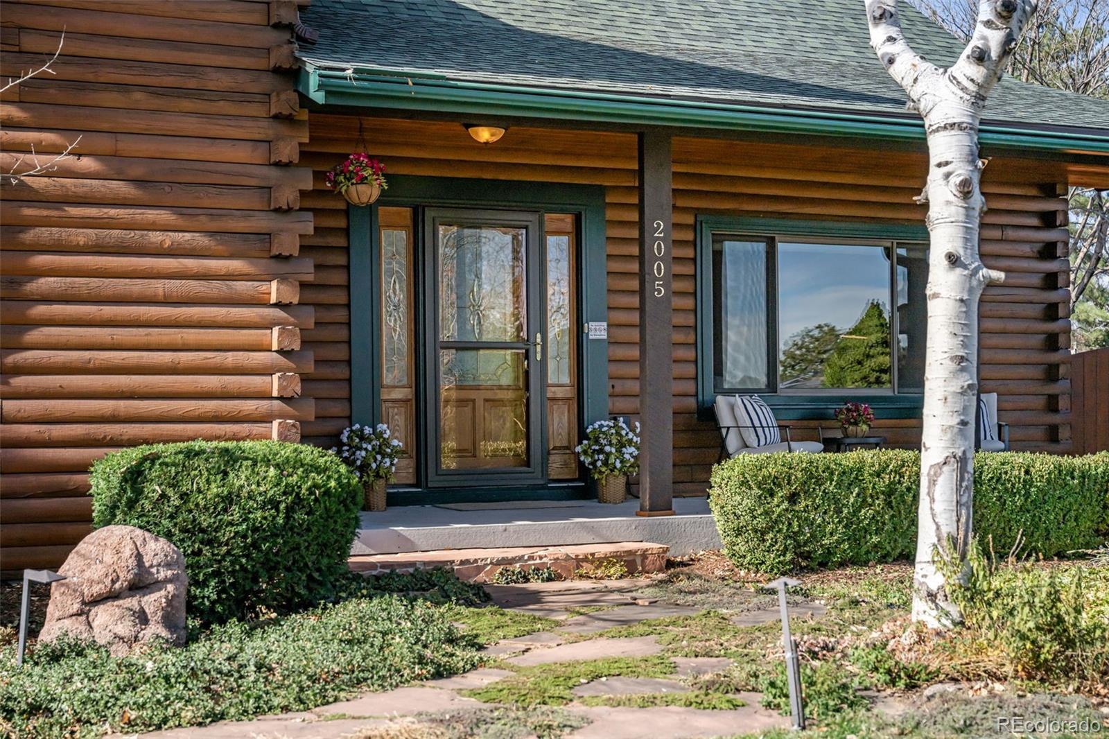 2005 Applewood Drive