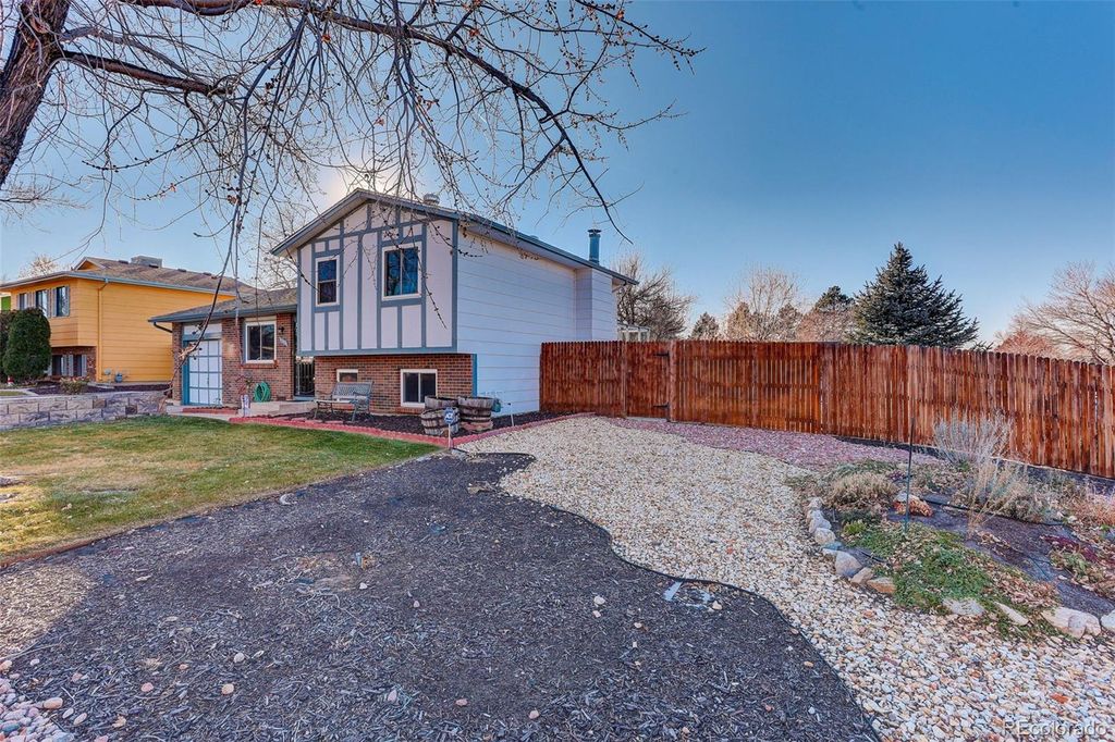 Photo of 1503 S Mobile Street, Aurora, CO 80017 (MLS # 8492789)