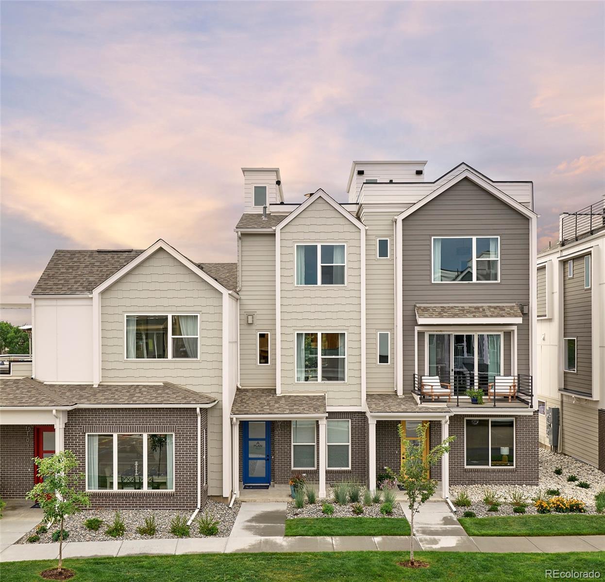 888 S Valentia Street 16-102