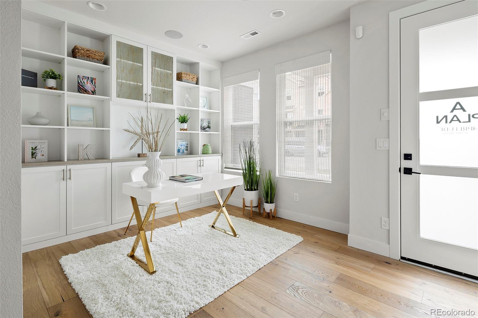 888 S Valentia Street 16-102