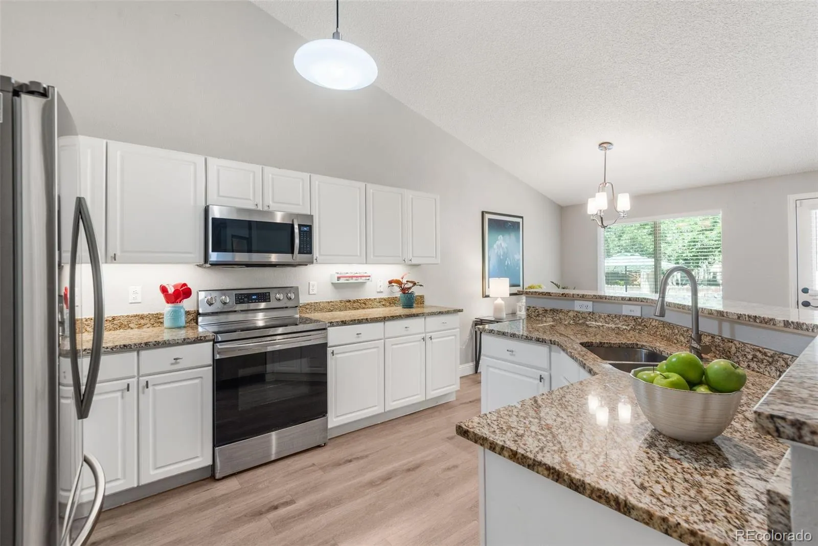 Centennial, Colorado 80015, United States, 4 Bedrooms Bedrooms, ,2 BathroomsBathrooms,Residential,Active,137204