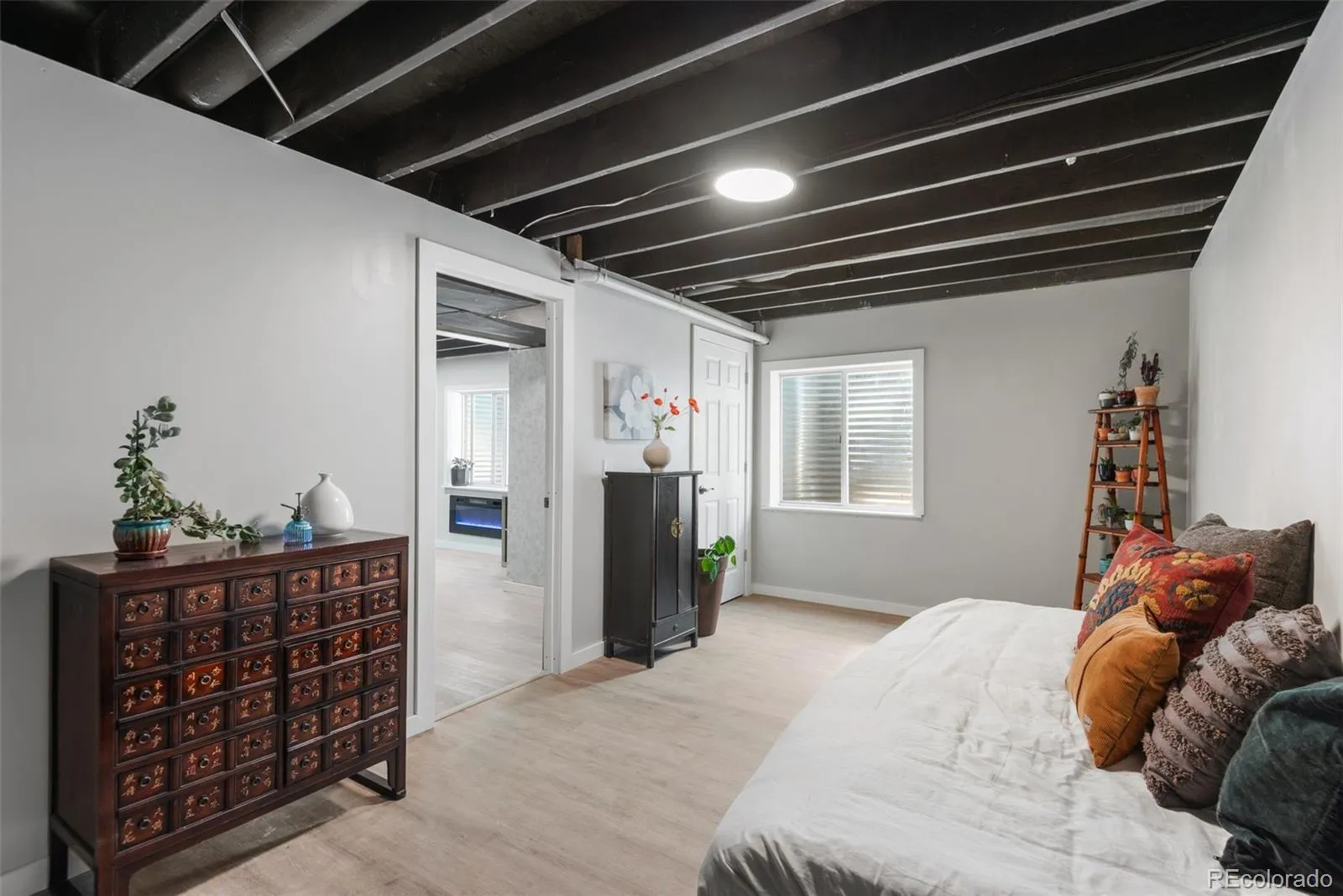 Centennial, Colorado 80015, United States, 4 Bedrooms Bedrooms, ,2 BathroomsBathrooms,Residential,Active,137204