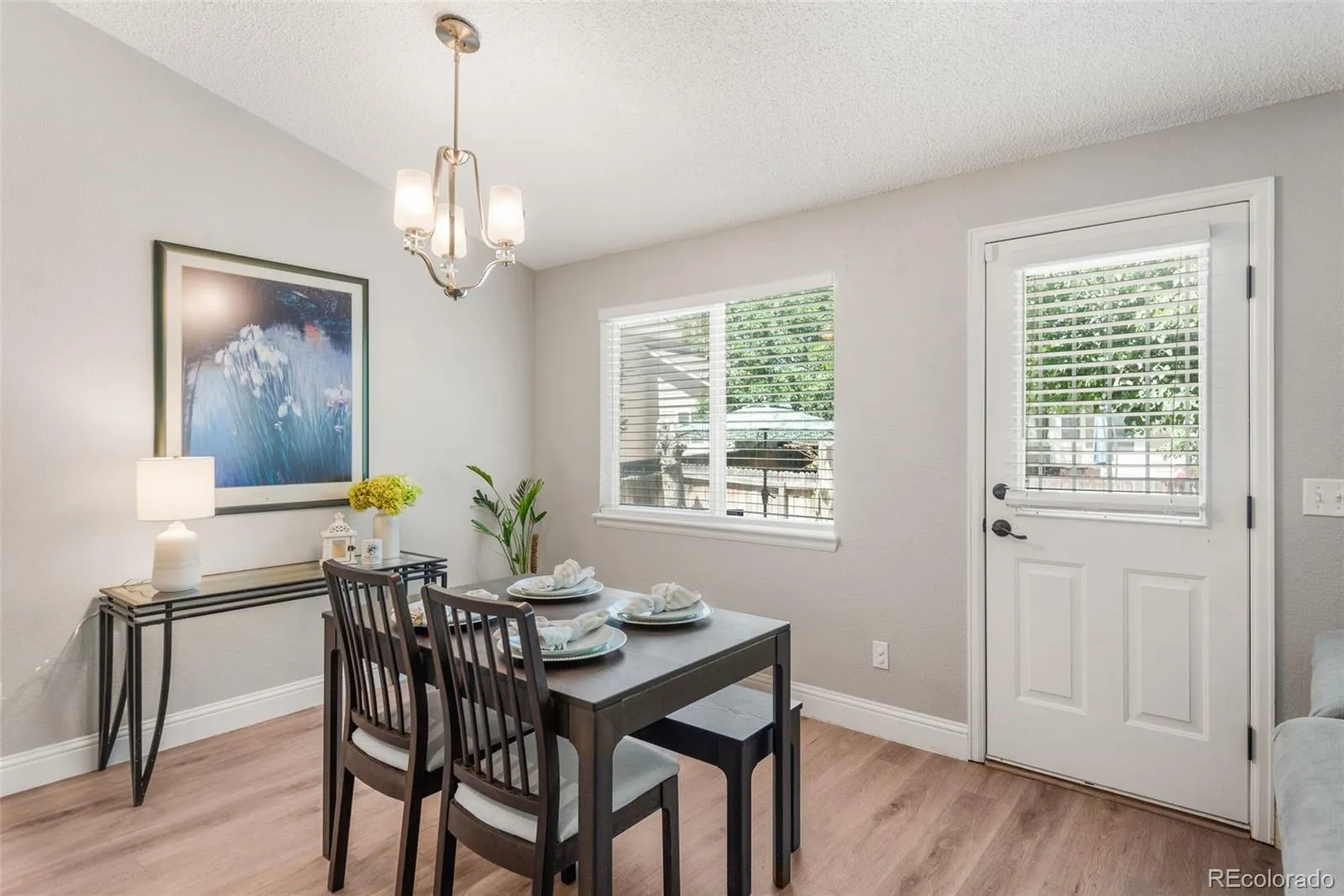 Centennial, Colorado 80015, United States, 4 Bedrooms Bedrooms, ,2 BathroomsBathrooms,Residential,Active,137204