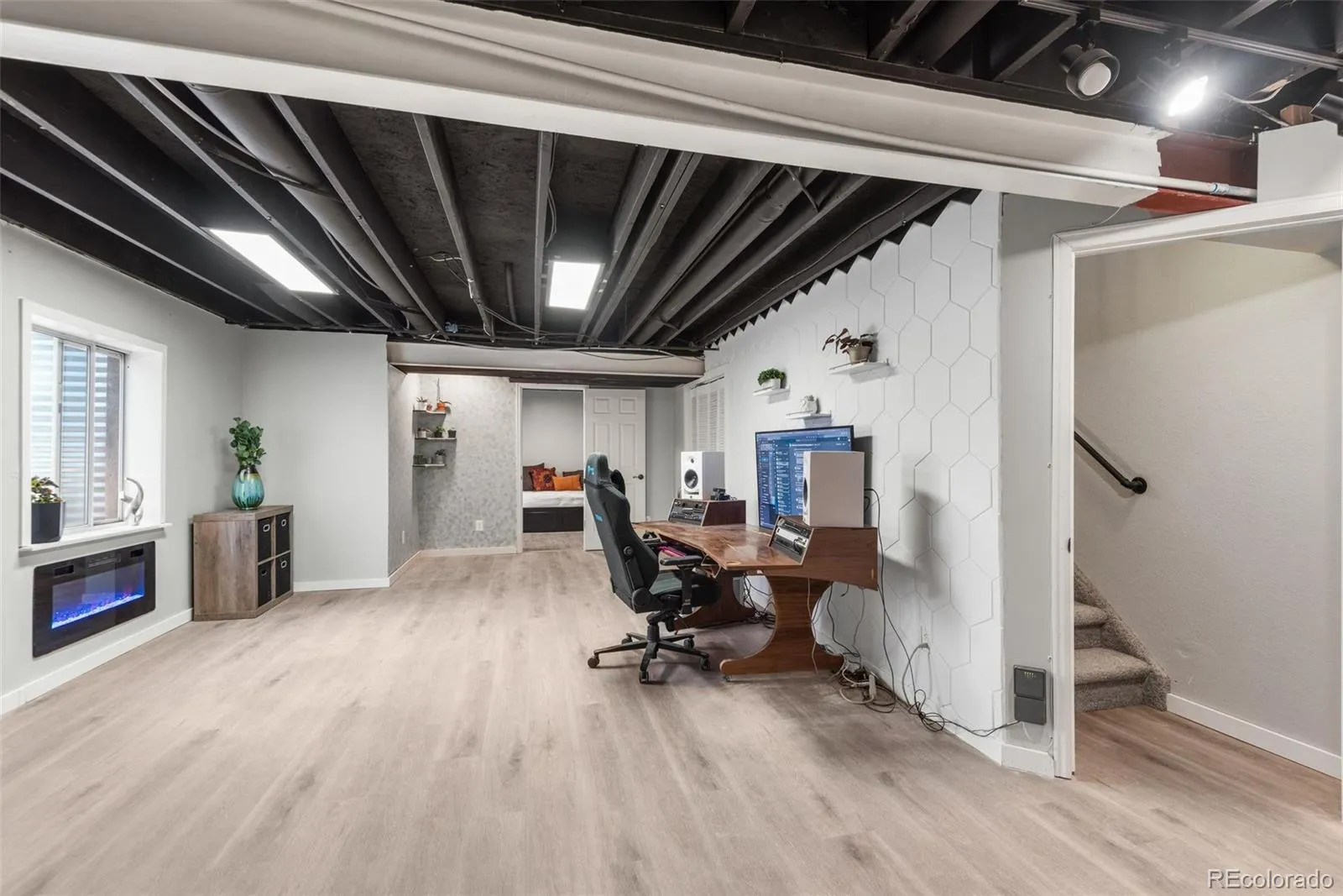 Centennial, Colorado 80015, United States, 4 Bedrooms Bedrooms, ,2 BathroomsBathrooms,Residential,Active,137204