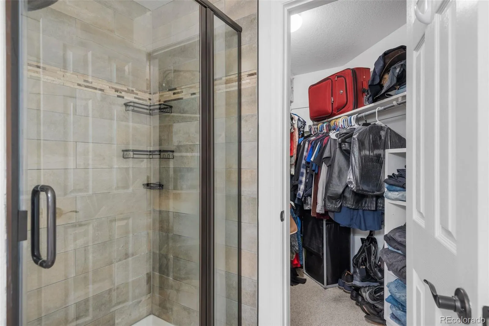 Centennial, Colorado 80015, United States, 4 Bedrooms Bedrooms, ,2 BathroomsBathrooms,Residential,Active,137204