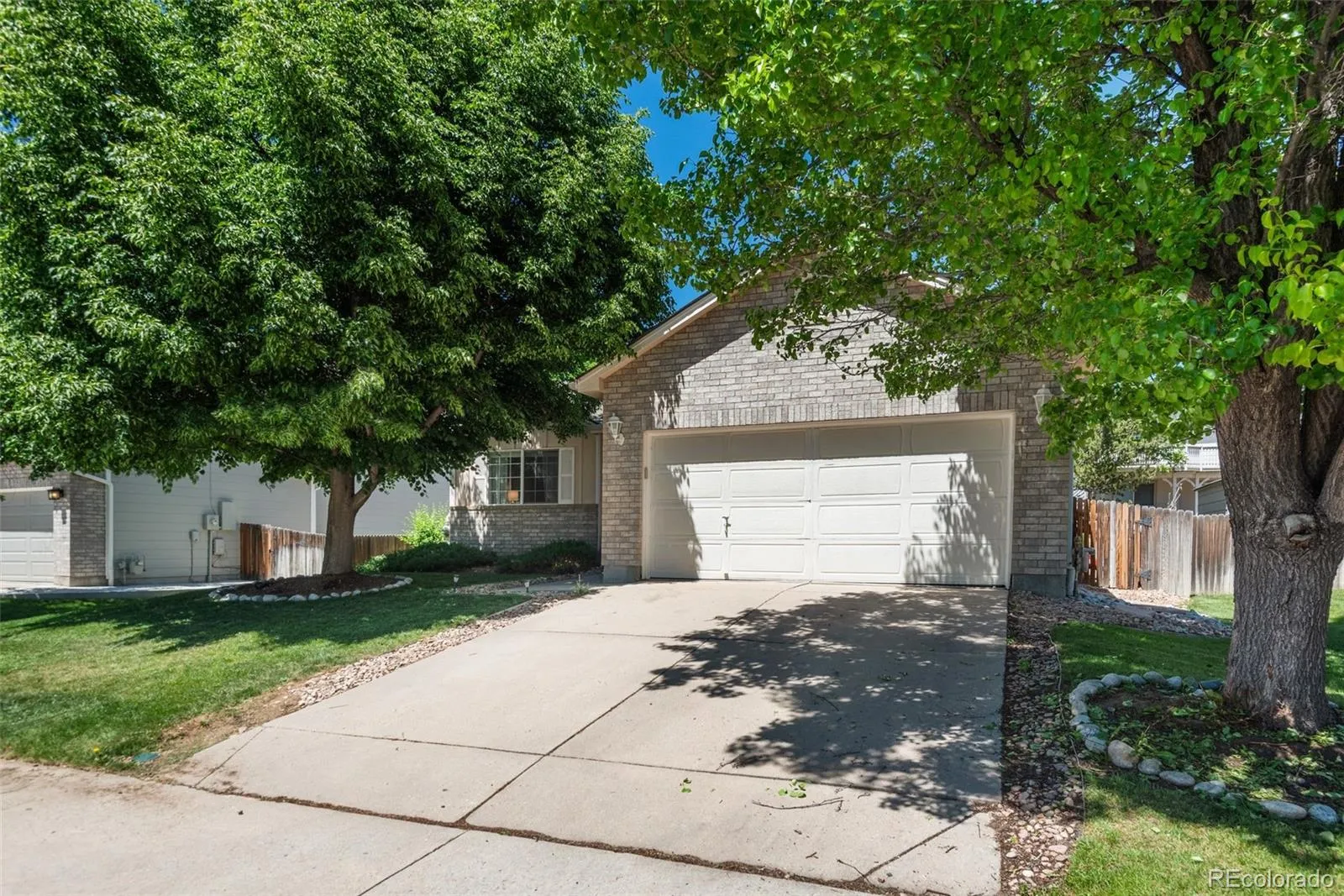 Centennial, Colorado 80015, United States, 4 Bedrooms Bedrooms, ,2 BathroomsBathrooms,Residential,Active,137204