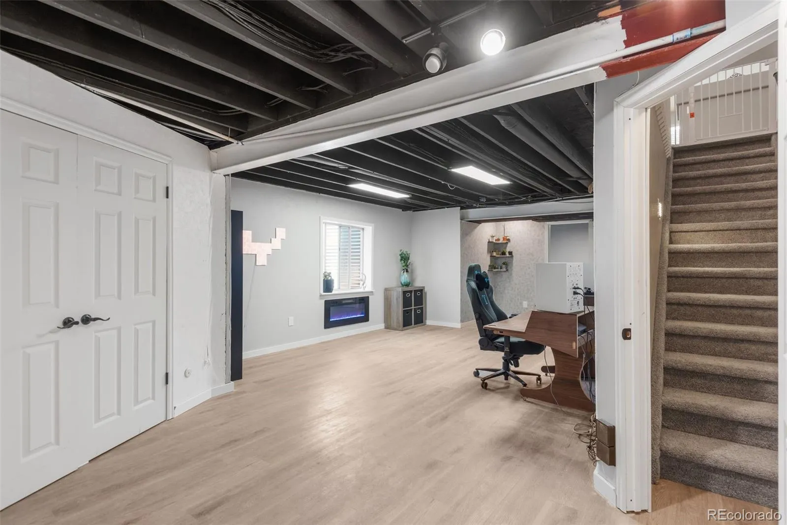 Centennial, Colorado 80015, United States, 4 Bedrooms Bedrooms, ,2 BathroomsBathrooms,Residential,Active,137204