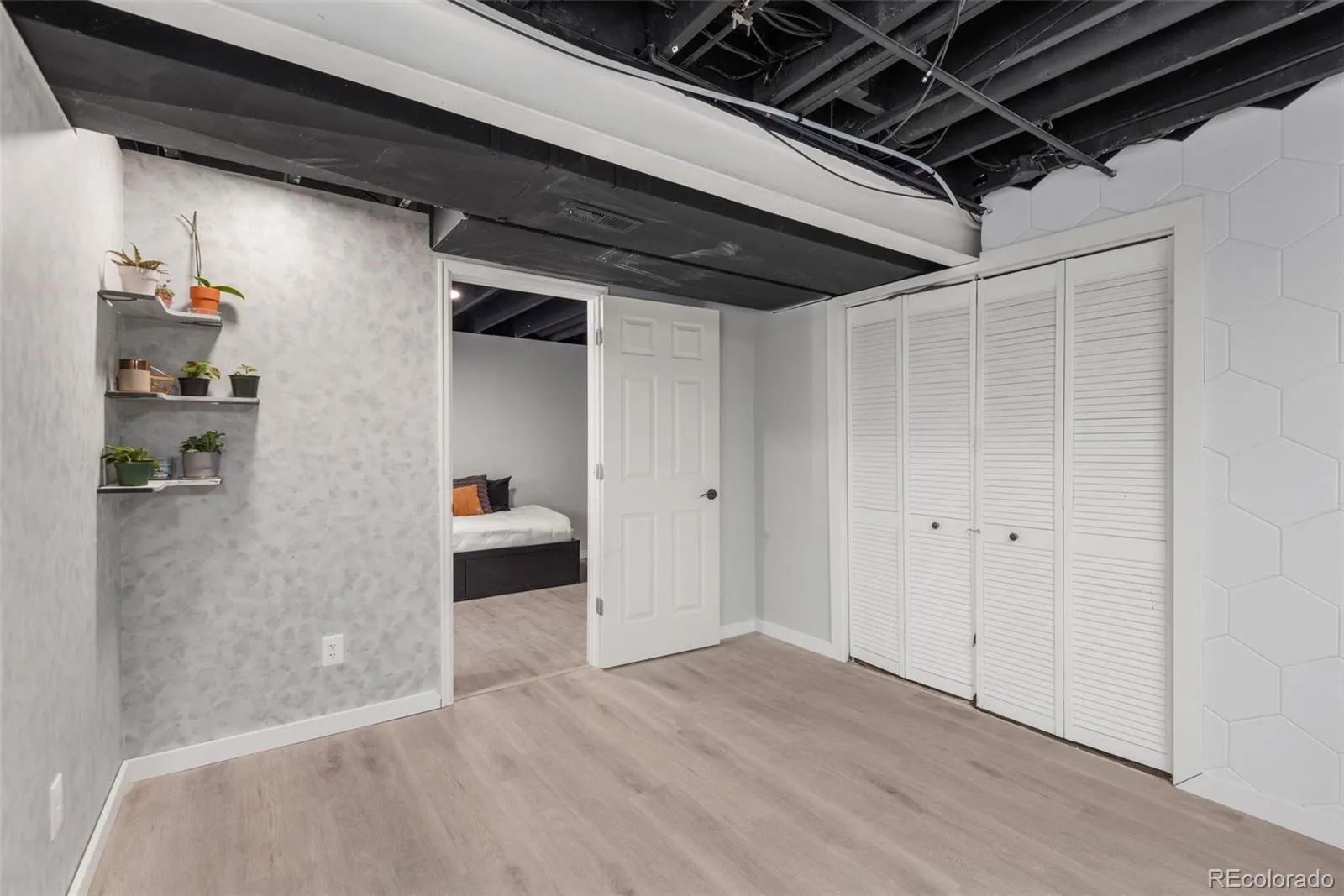 Centennial, Colorado 80015, United States, 4 Bedrooms Bedrooms, ,2 BathroomsBathrooms,Residential,Active,137204