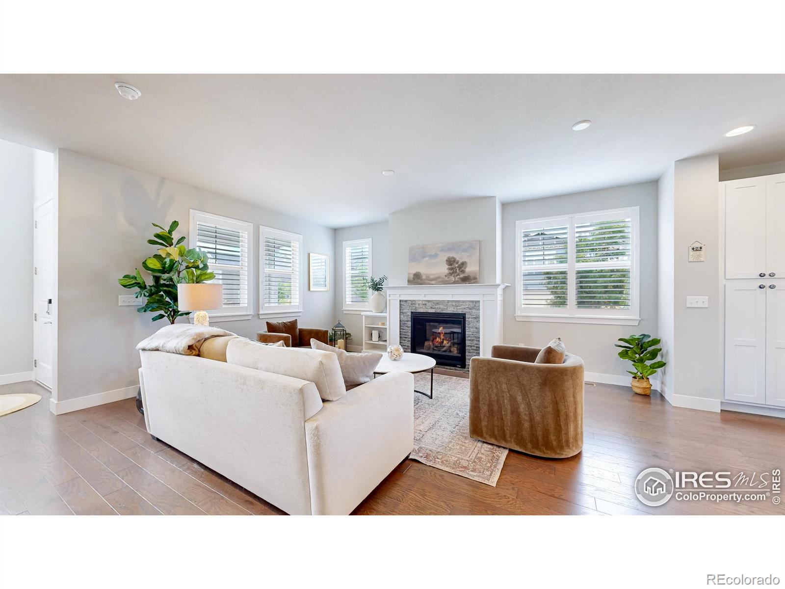 1964 W 137th Place