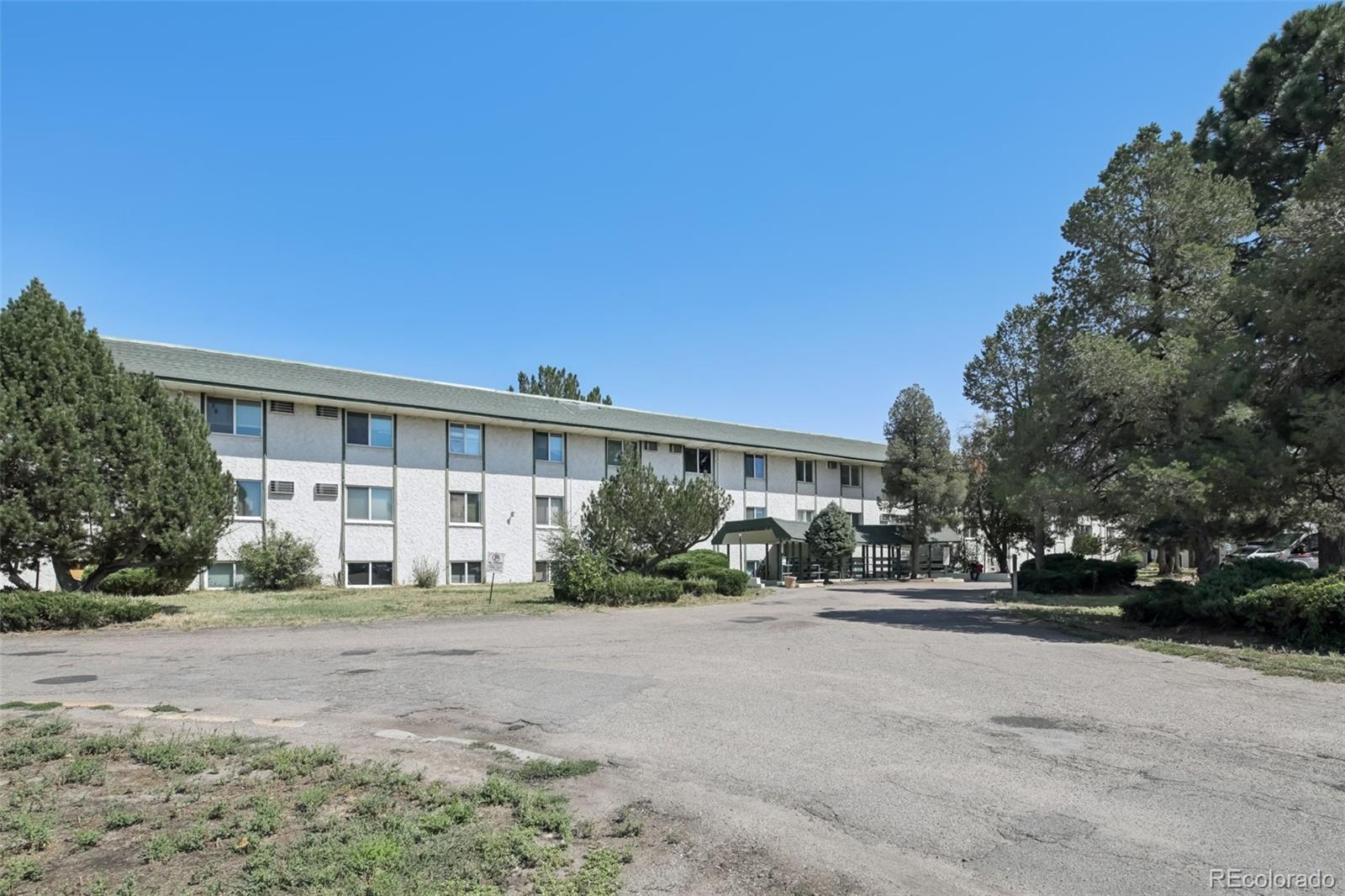 8822 E Florida Avenue G10