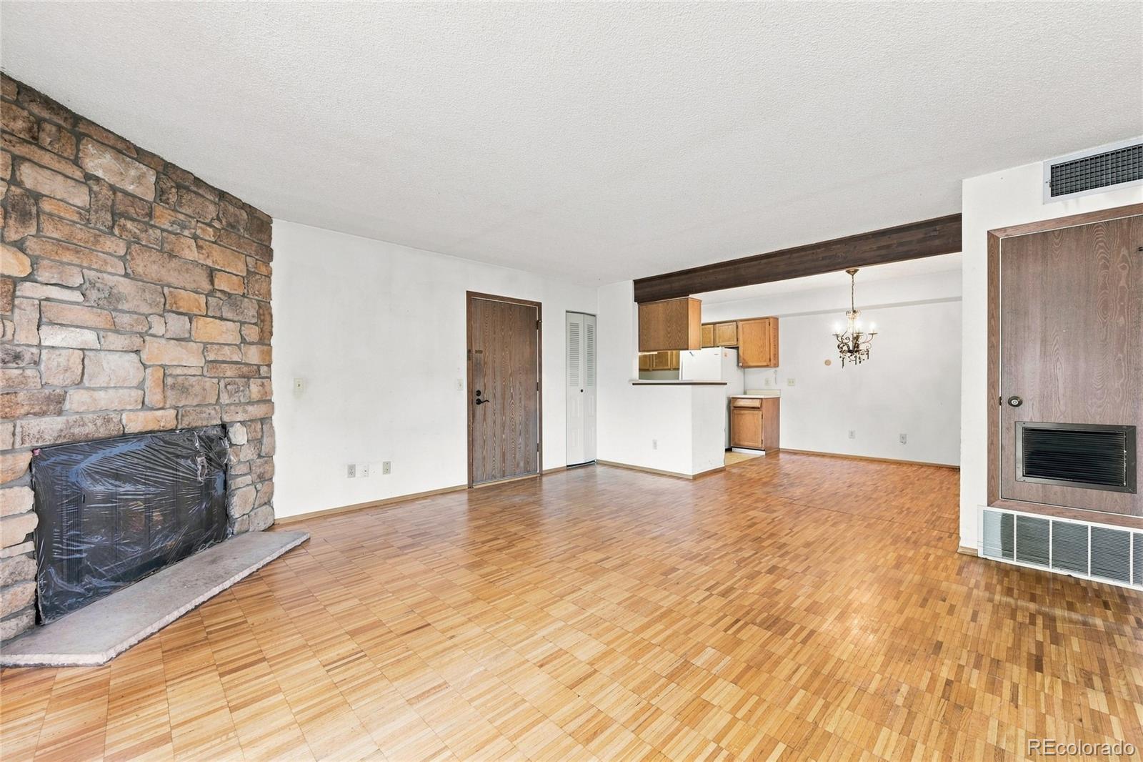 10251 W 44th Avenue 6-105
