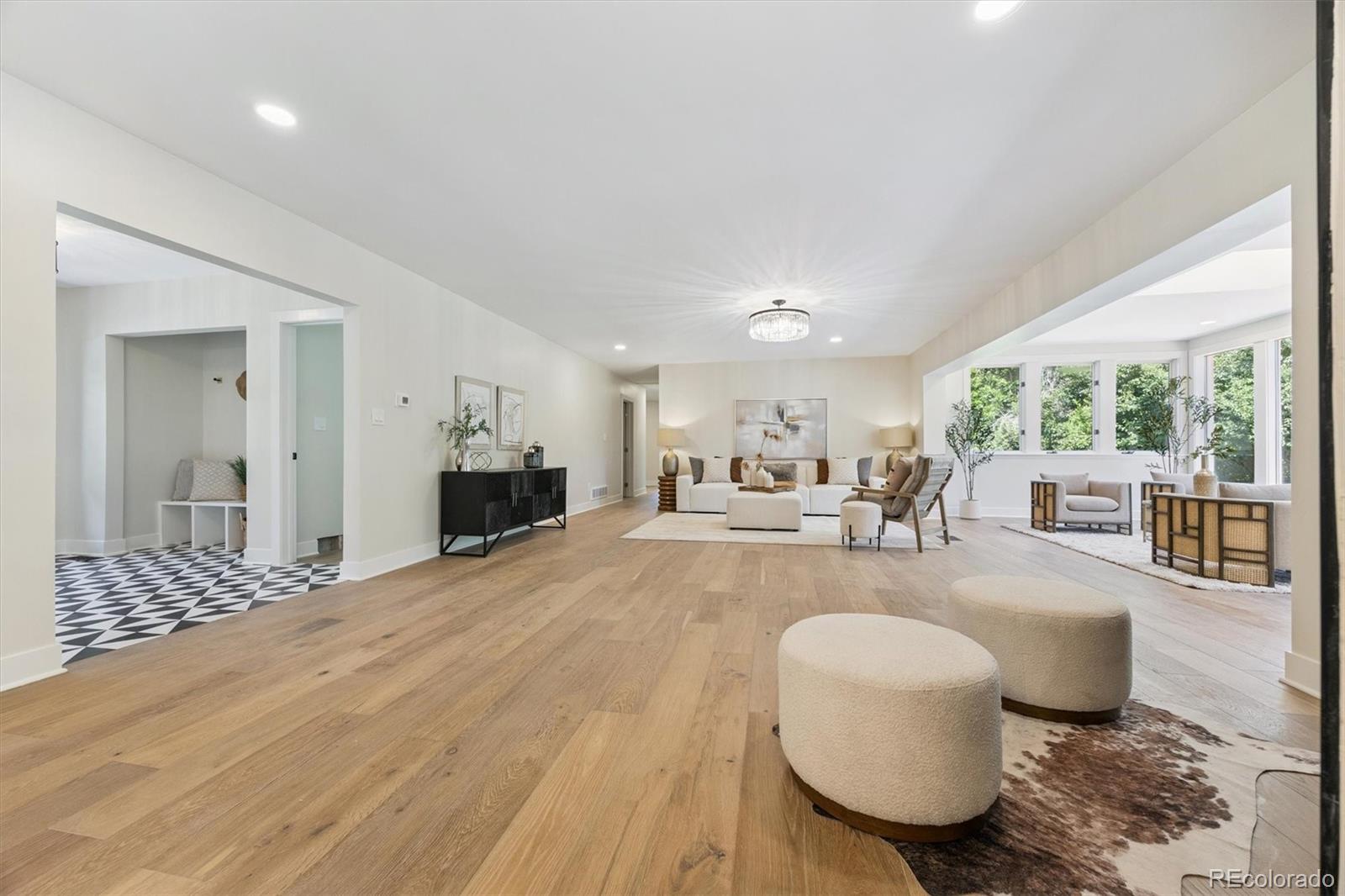 3360 S Columbine Circle