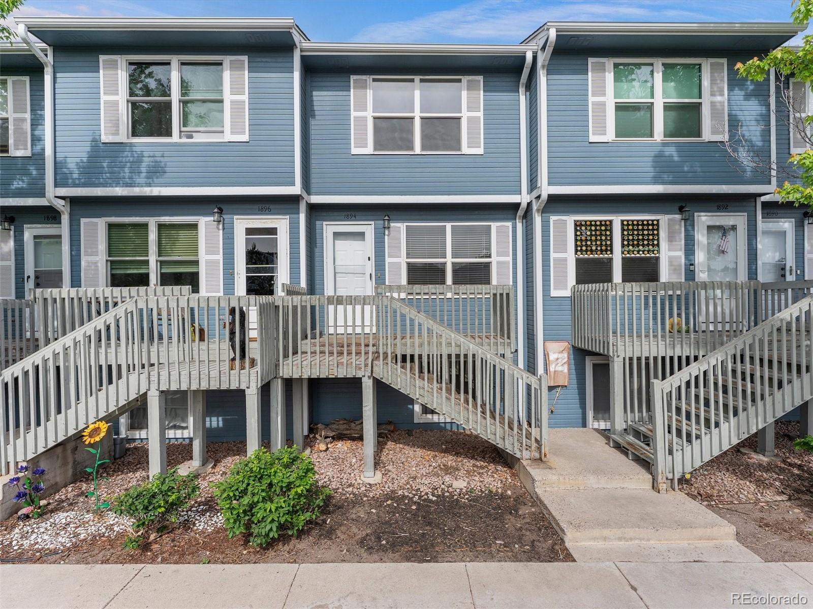 1894 Oakcrest Circle