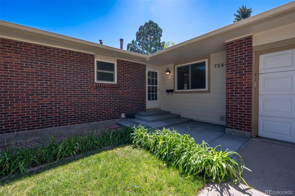 Photo of 7544 E Easter Way, Centennial, CO 80112 (MLS # 9136980)