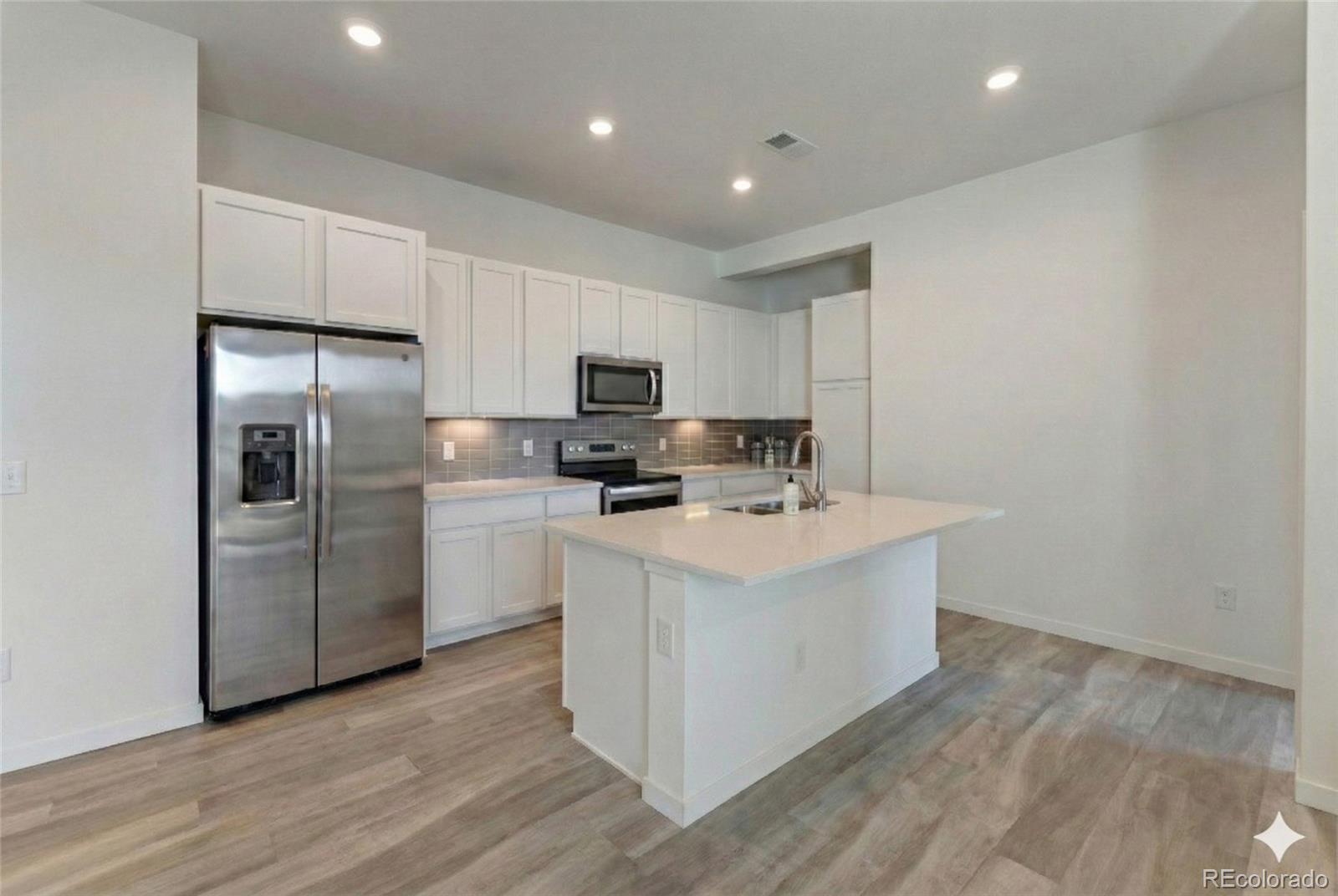 9287 Twenty Mile Road 401