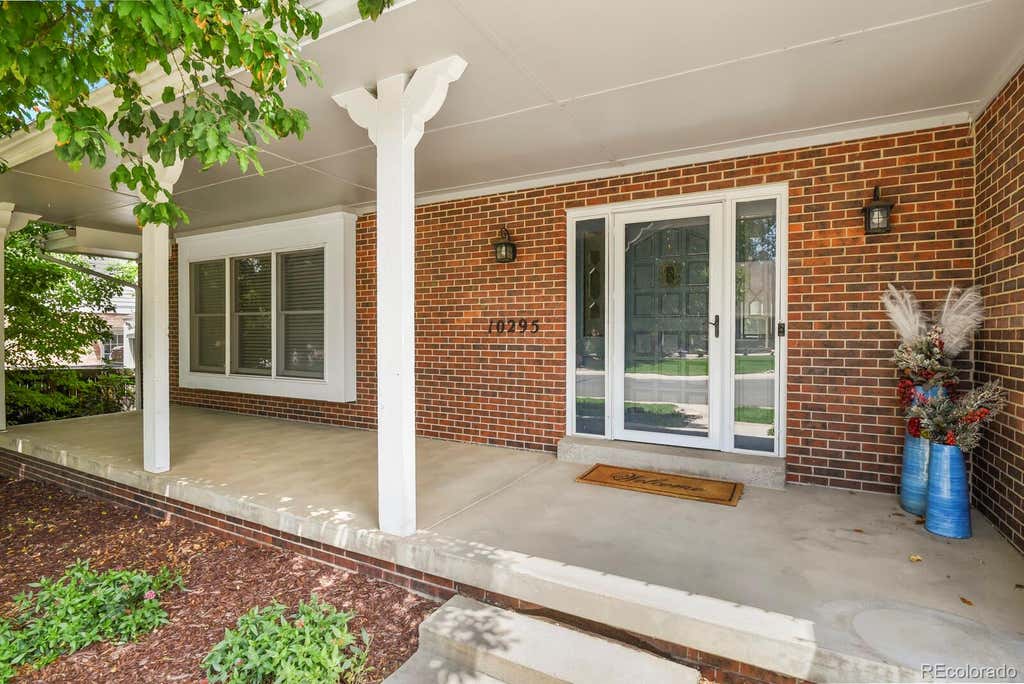 Photo of 10295 E Aberdeen Avenue, Englewood, CO 80111 (MLS # 2920485)