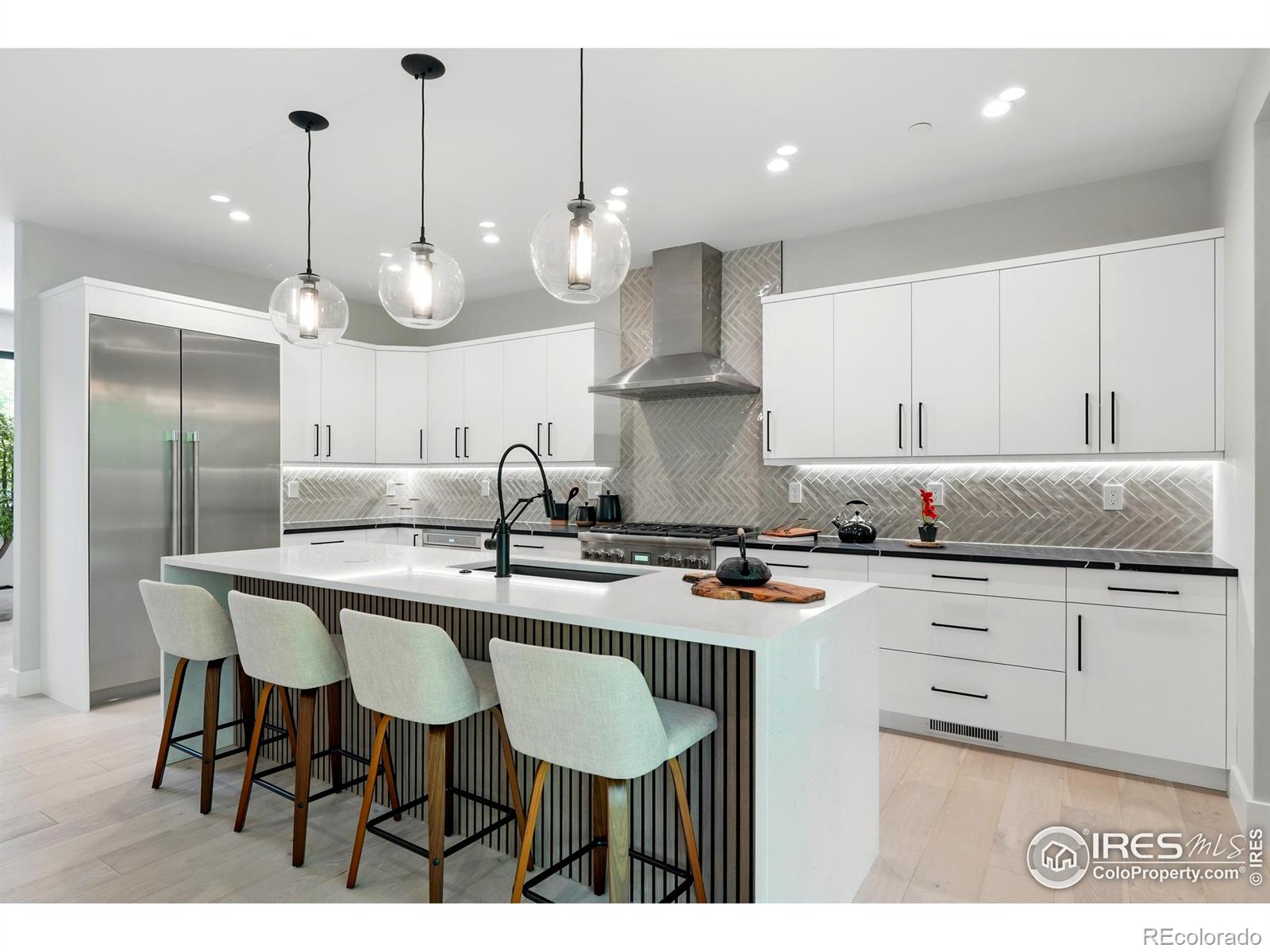 2860 Table Mesa Drive