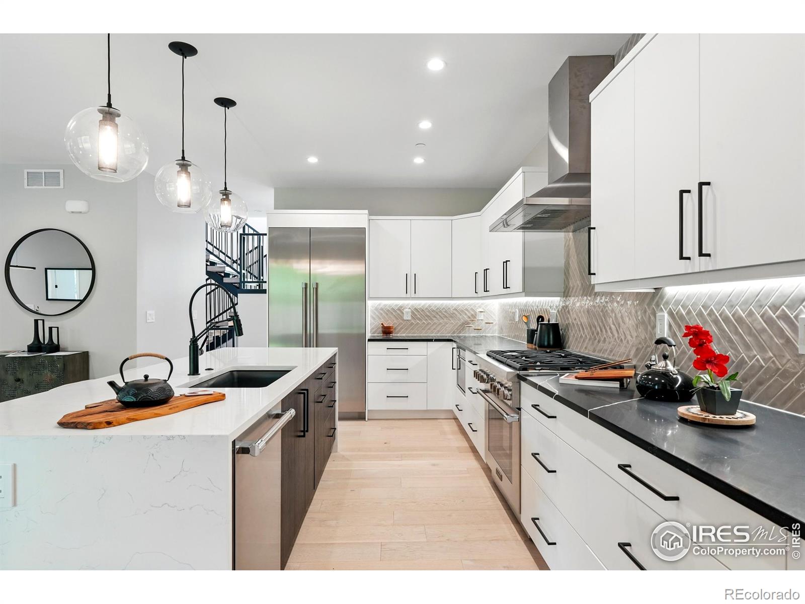 2860 Table Mesa Drive