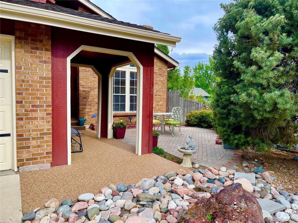 Photo of 11462 W Cimarrona Peak, Littleton, CO 80127 (MLS # 2075608)