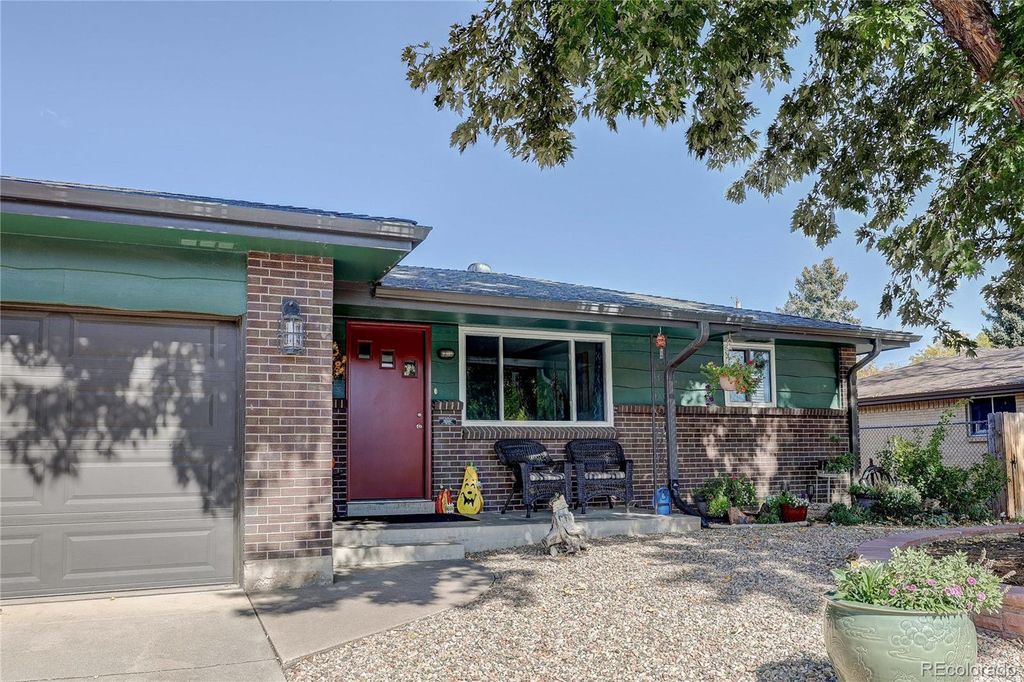 Photo of 9737 W Arizona Avenue, Lakewood, CO 80232 (MLS # 4623580)