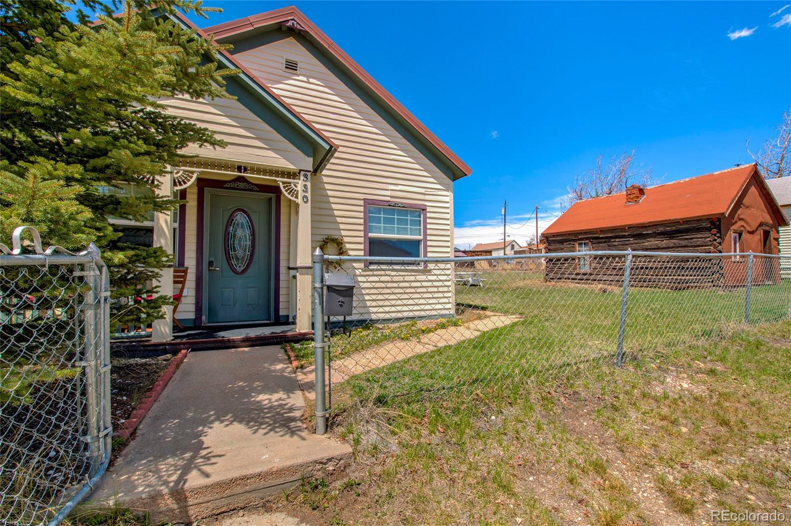 330 W 2nd Street