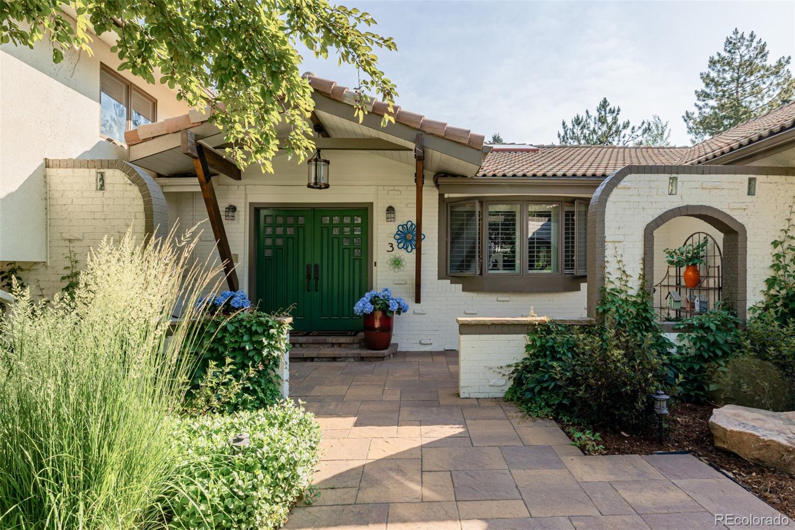 3 E Belleview Court