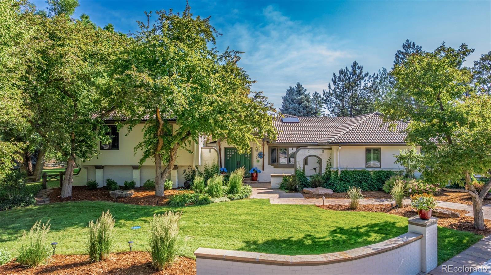 3 E Belleview Court