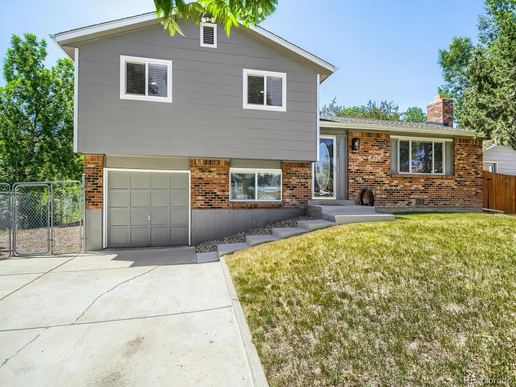 Photo of 9320 W Burgundy Avenue, Littleton, CO 80123 (MLS # 4017586)