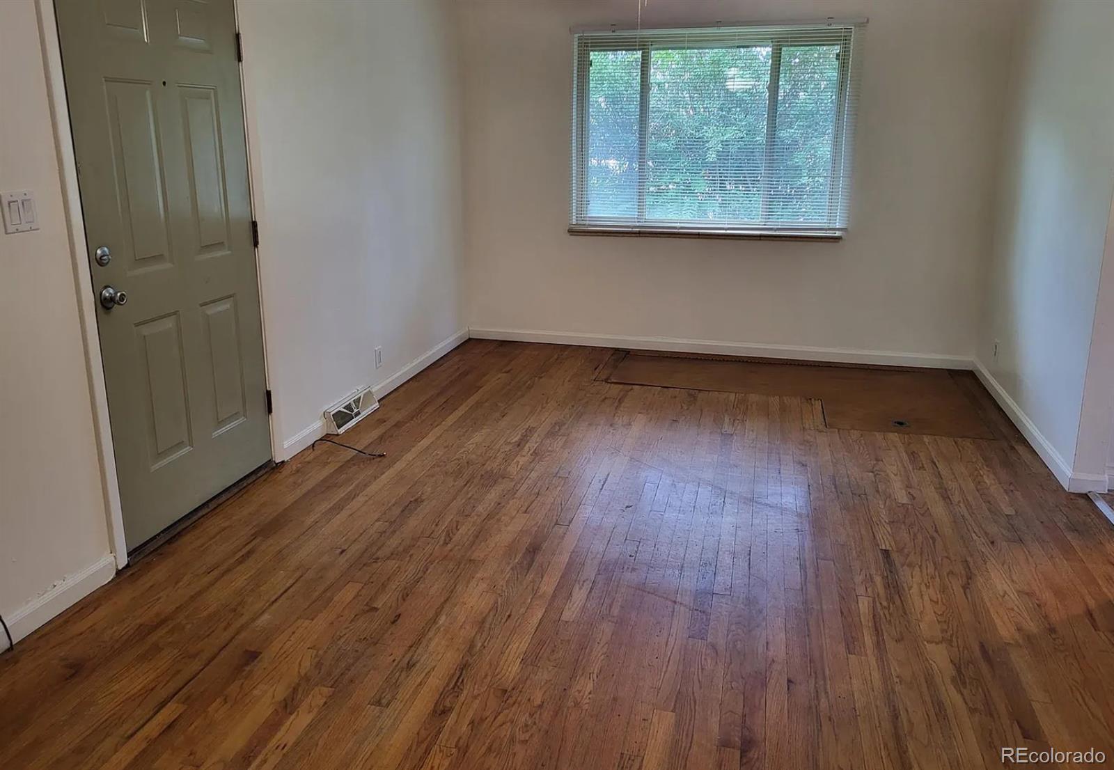 8040 W 52nd Avenue 8040-8050