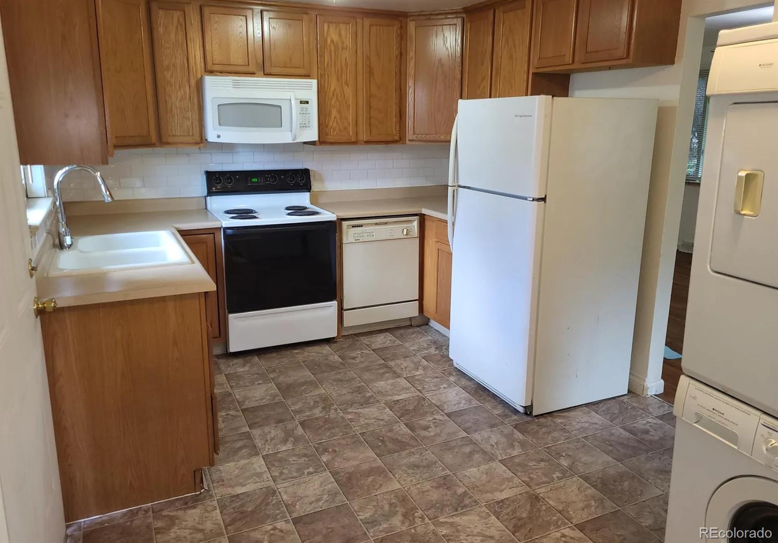 8040 W 52nd Avenue 8040-8050