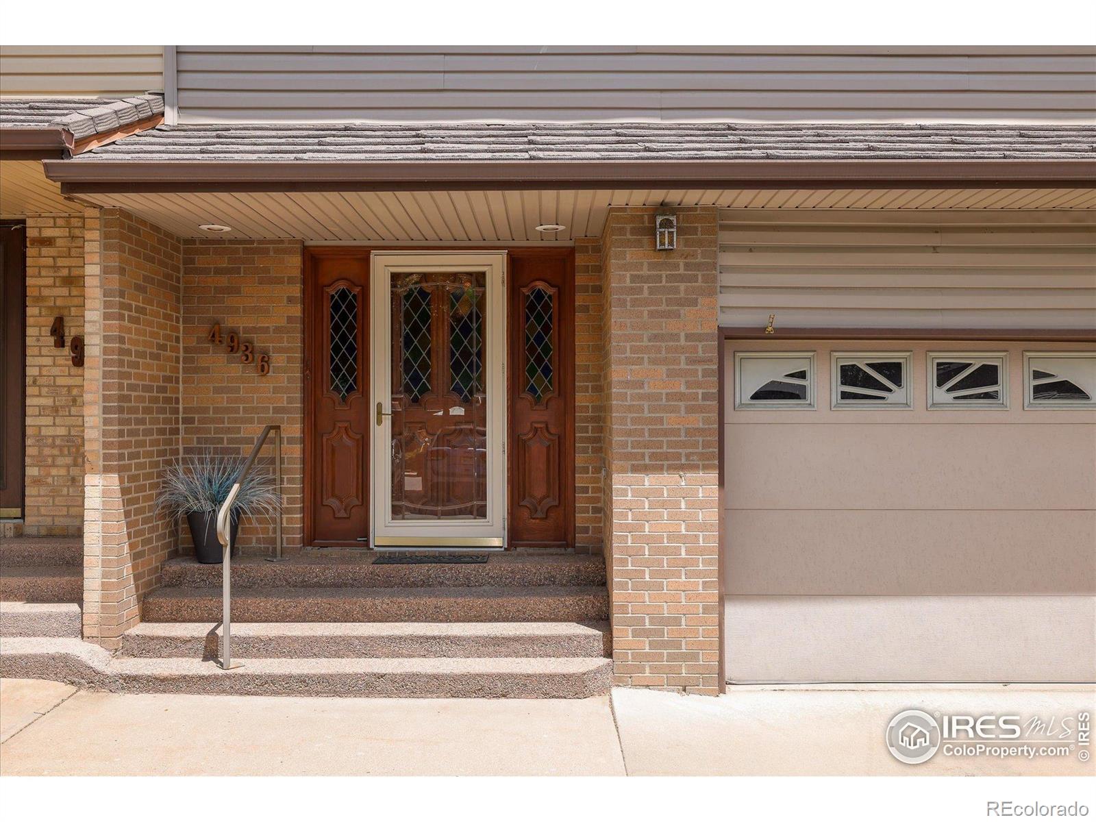 4936 Clubhouse Circle