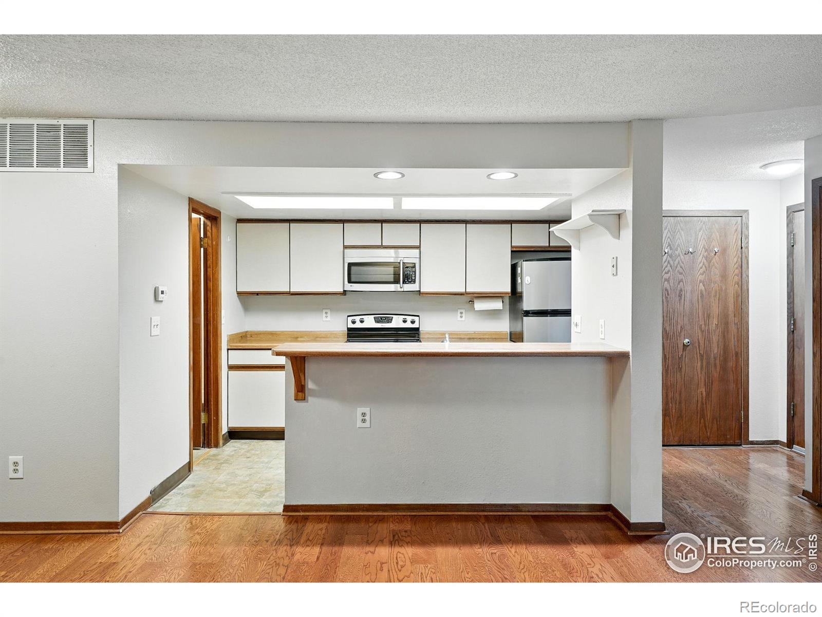2960 Shadow Creek Drive 201, Boulder, CO, 80303 2 2960 Shadow Creek Drive 201