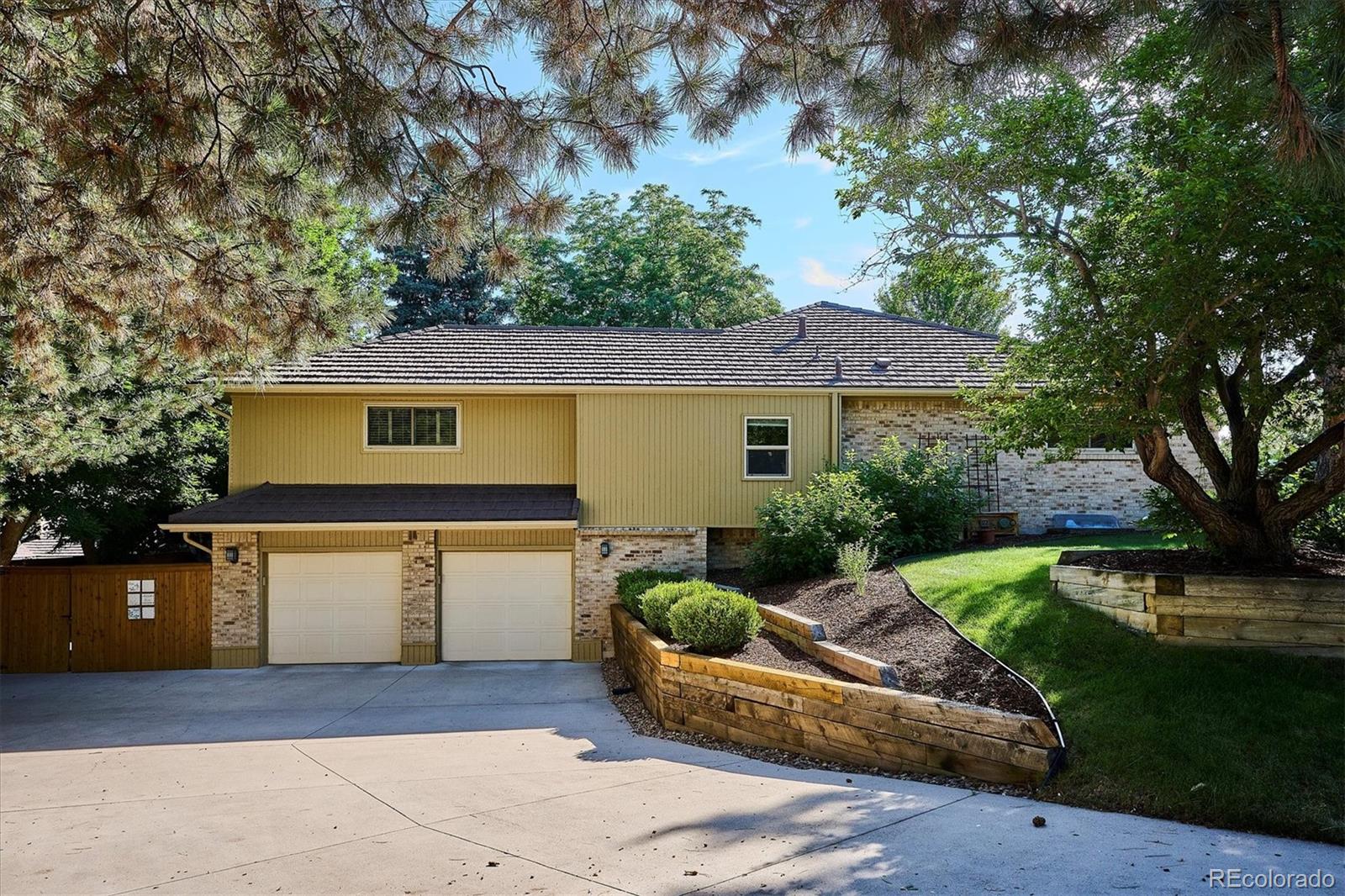 10601 E Crestline Avenue