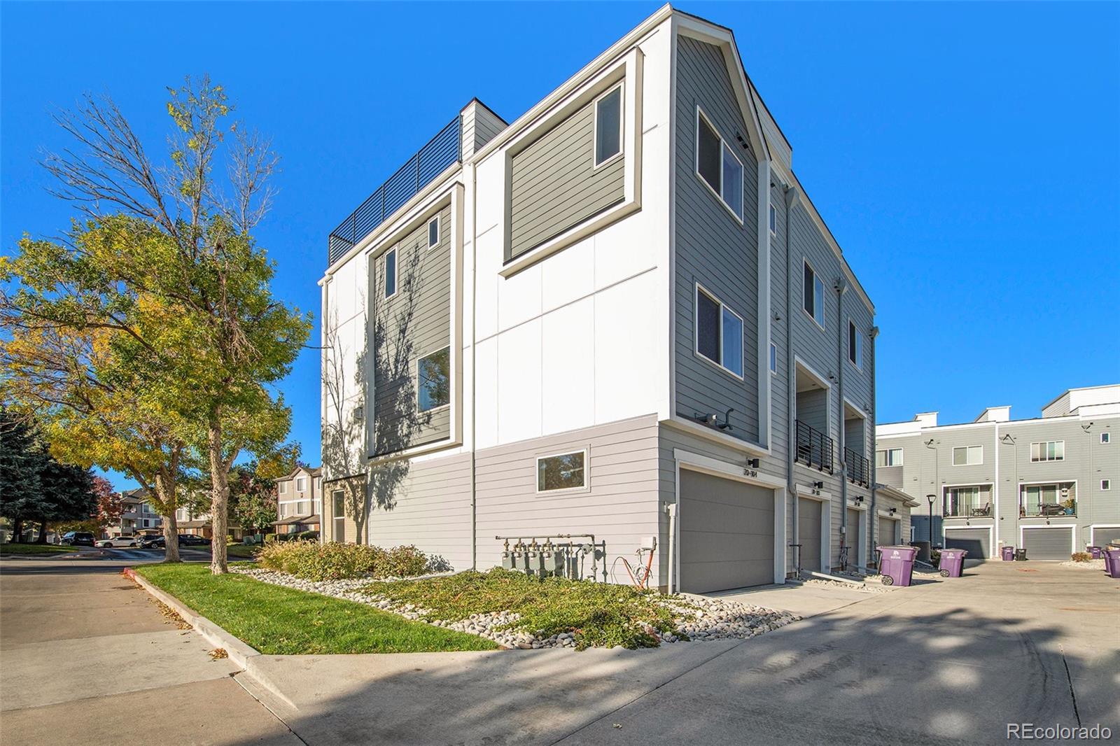 888 S Valentia Street 104