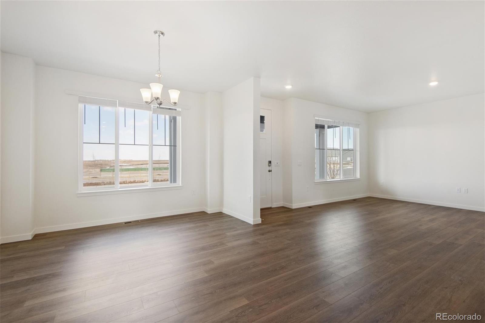 28610 E 8th Place