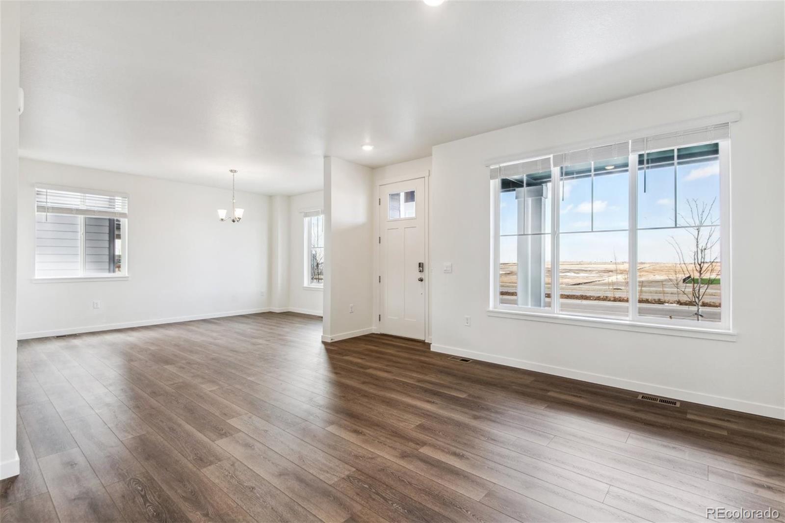 28610 E 8th Place