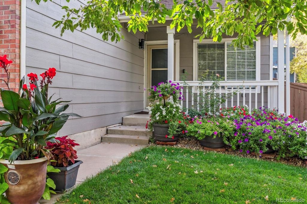 Photo of 832 Timbervale Trail, Highlands Ranch, CO 80129 (MLS # 1663918)