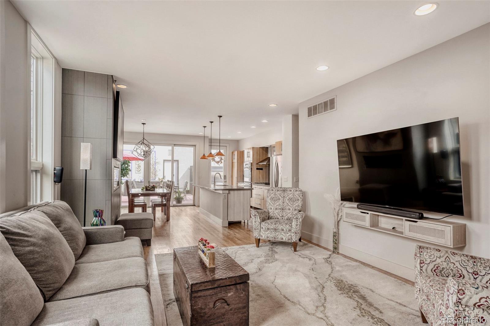 1562 S Lincoln Street