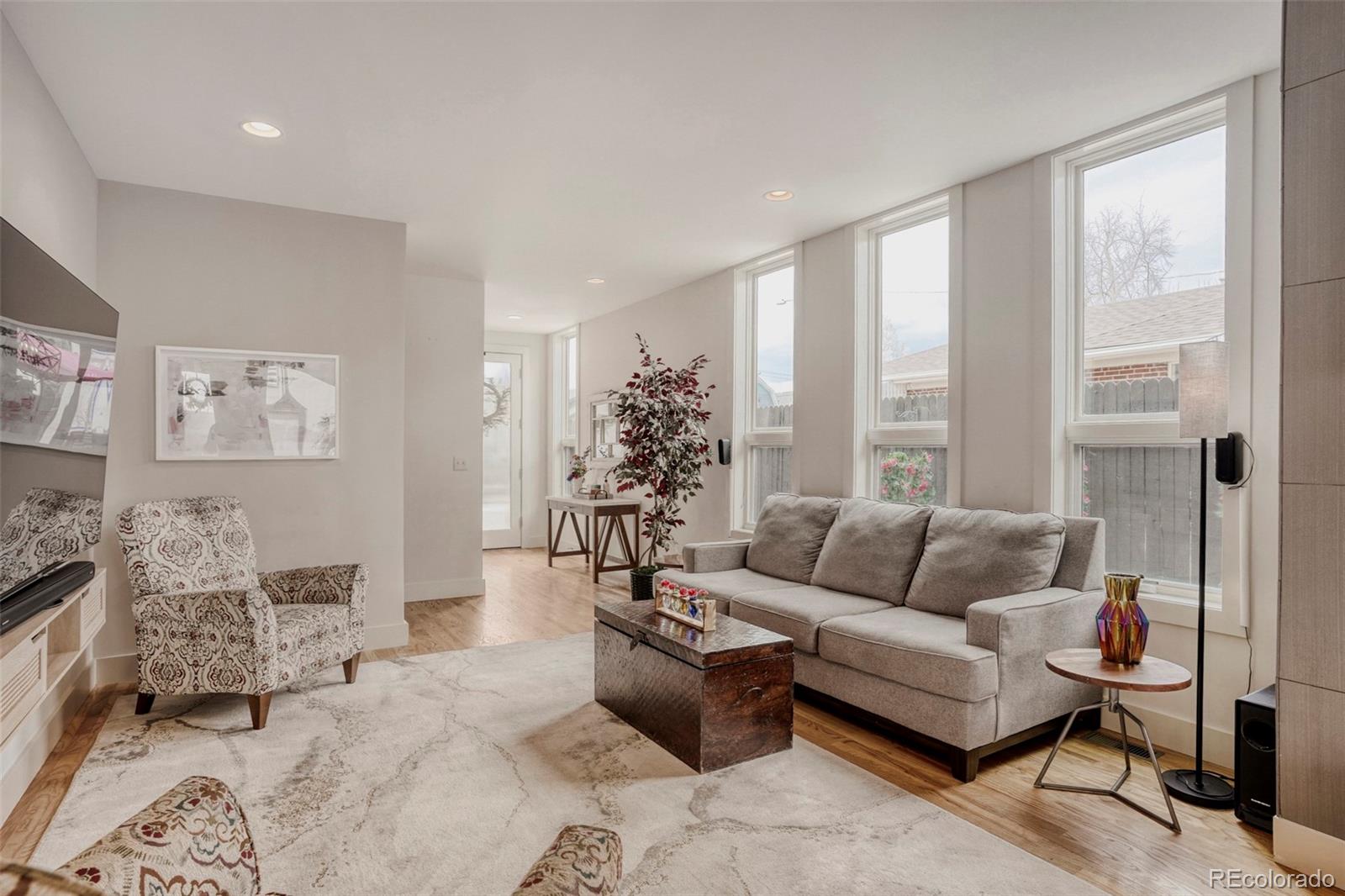 1562 S Lincoln Street