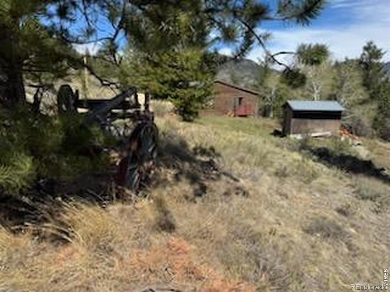 1241 Giant Track Road