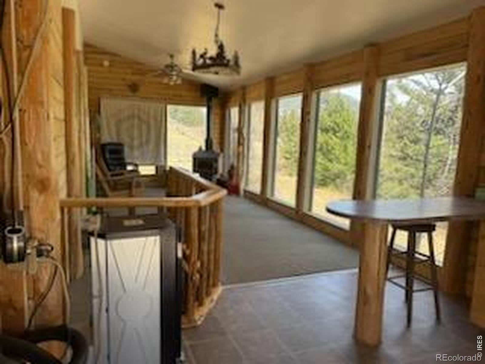 1241 Giant Track Road