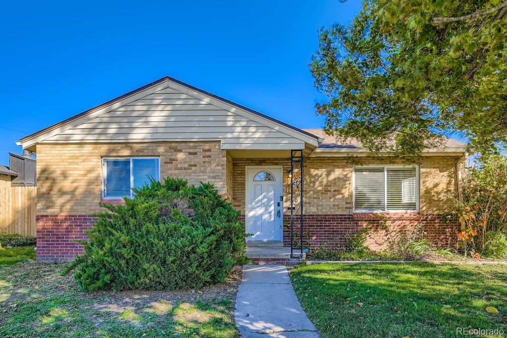 Photo of 3690 Magnolia Street, Denver, CO 80207 (MLS # 1712171)