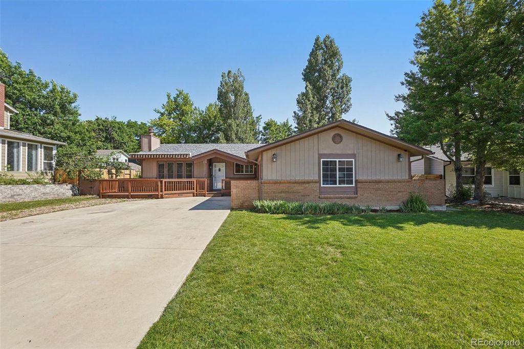 Photo of 215 Sunland Street, Louisville, CO 80027 (MLS # 4210366)