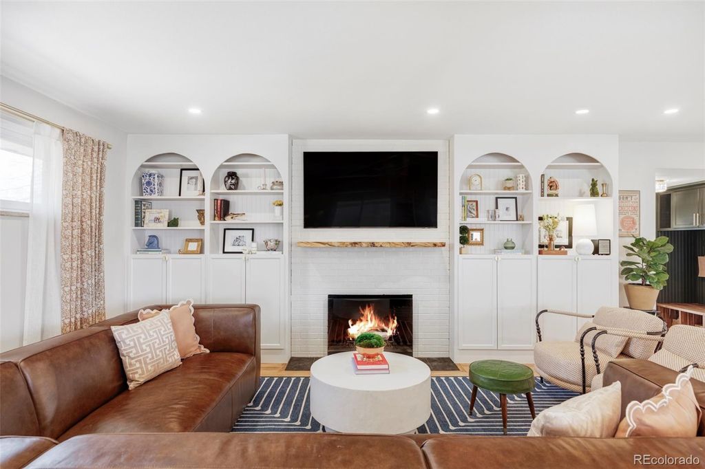 Photo of 6567 S Elizabeth Way, Centennial, CO 80121 (MLS # 6768726)