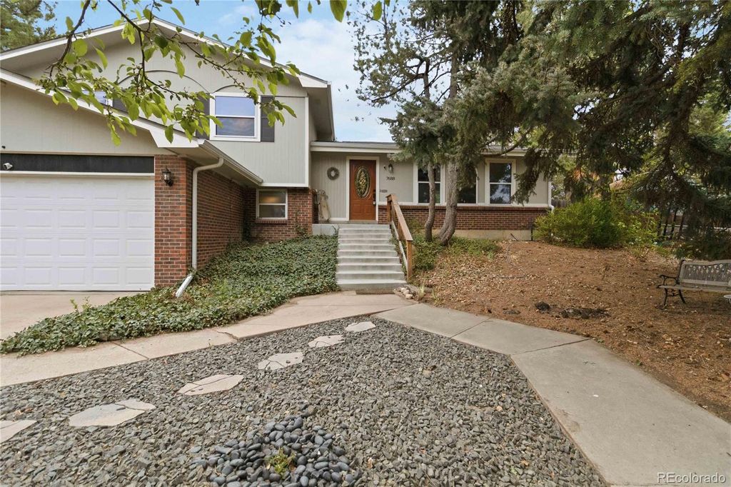 Photo of 7688 S Datura Circle, Littleton, CO 80120 (MLS # 9142803)